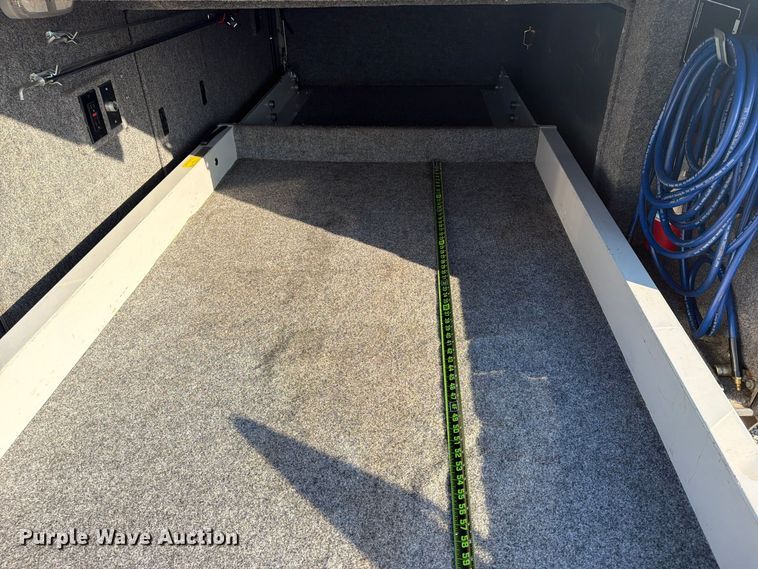 image for item FN2675 2001 Prevost XL2 RV