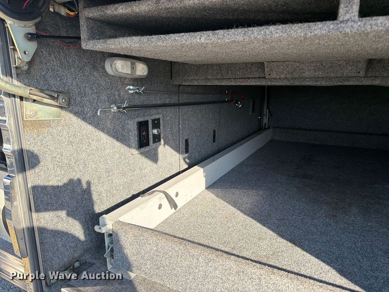image for item FN2675 2001 Prevost XL2 RV