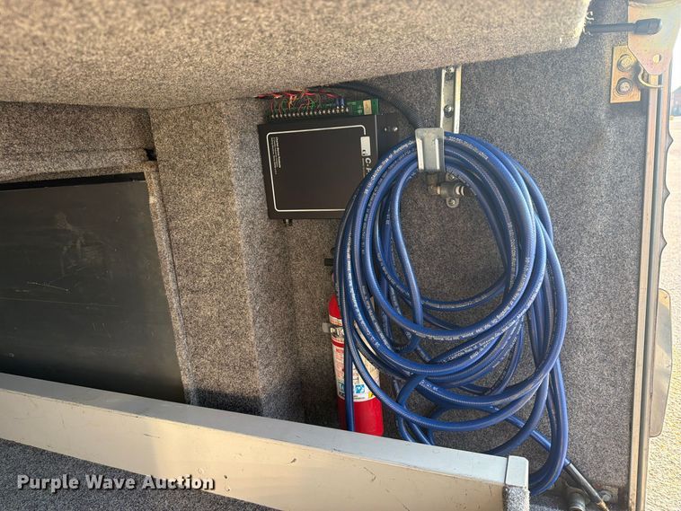 image for item FN2675 2001 Prevost XL2 RV