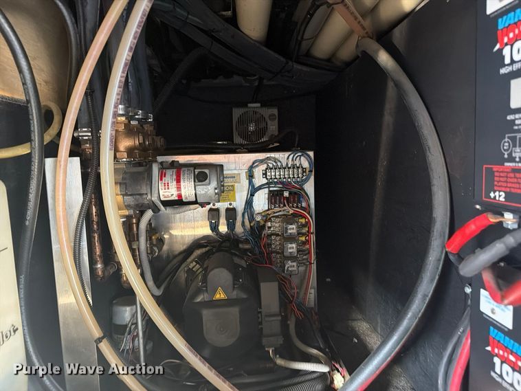 image for item FN2675 2001 Prevost XL2 RV