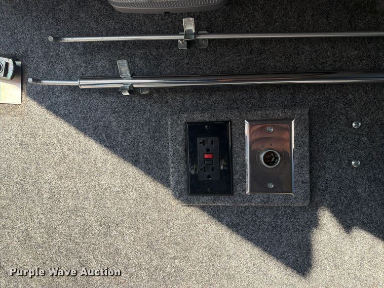 image for item FN2675 2001 Prevost XL2 RV