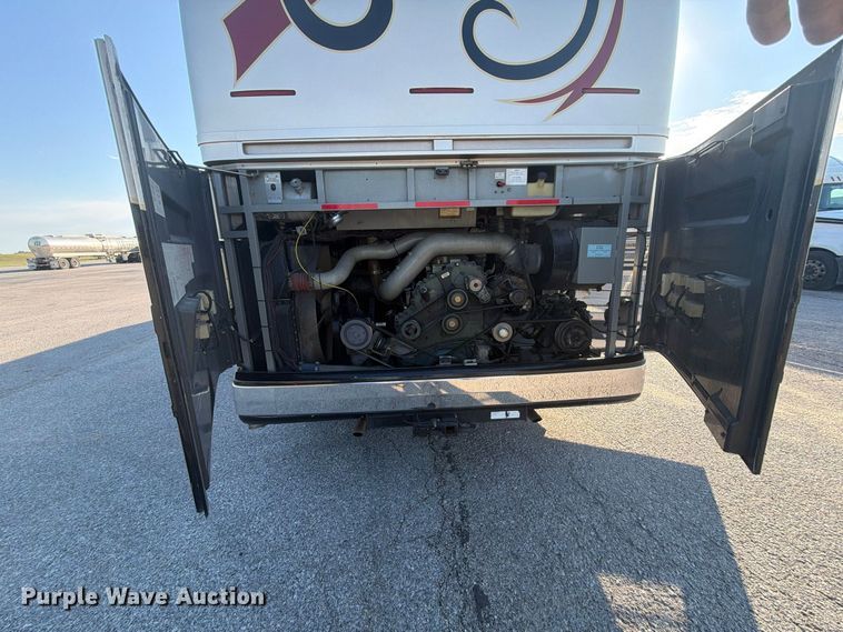 image for item FN2675 2001 Prevost XL2 RV