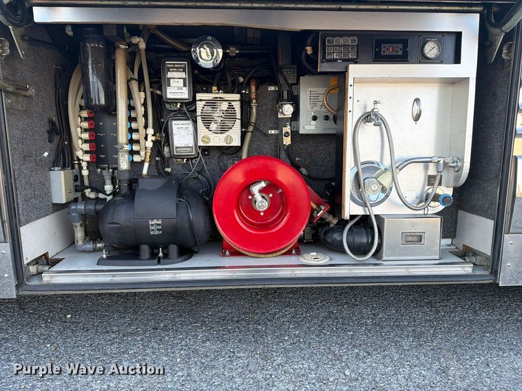 image for item FN2675 2001 Prevost XL2 RV