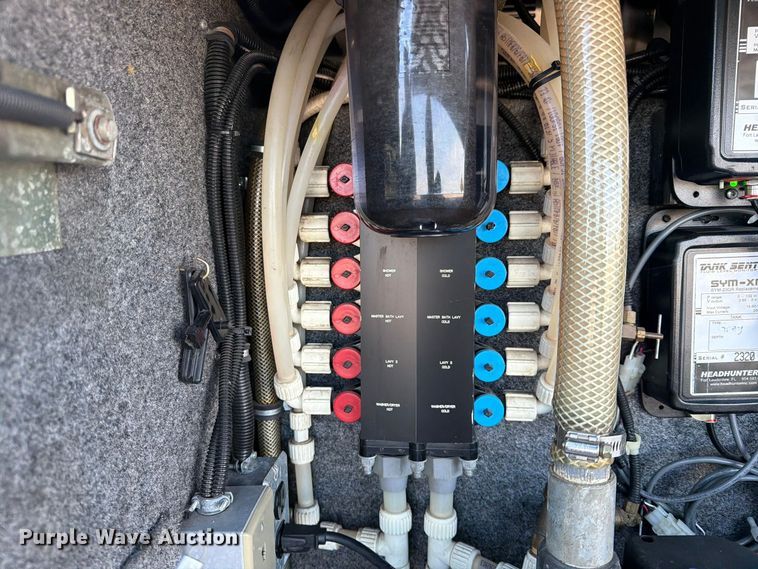 image for item FN2675 2001 Prevost XL2 RV