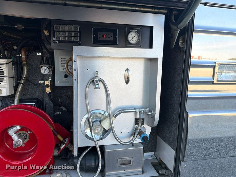 image for item FN2675 2001 Prevost XL2 RV
