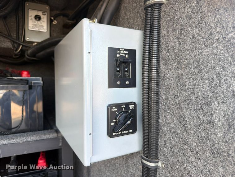 image for item FN2675 2001 Prevost XL2 RV