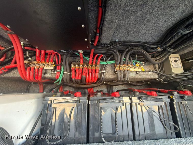 image for item FN2675 2001 Prevost XL2 RV