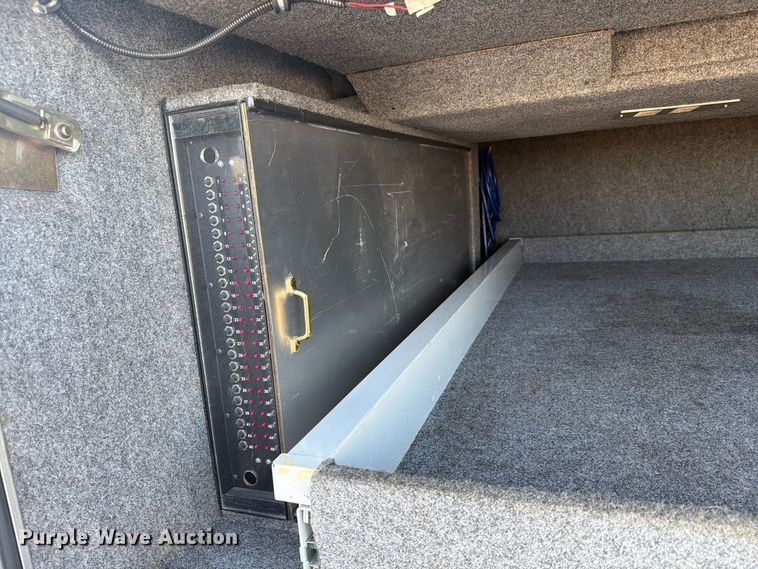 image for item FN2675 2001 Prevost XL2 RV
