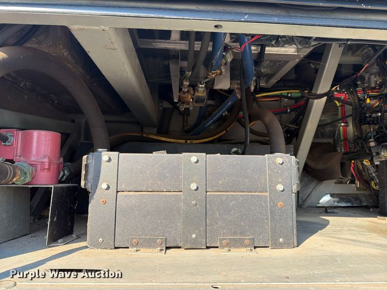 image for item FN2675 2001 Prevost XL2 RV