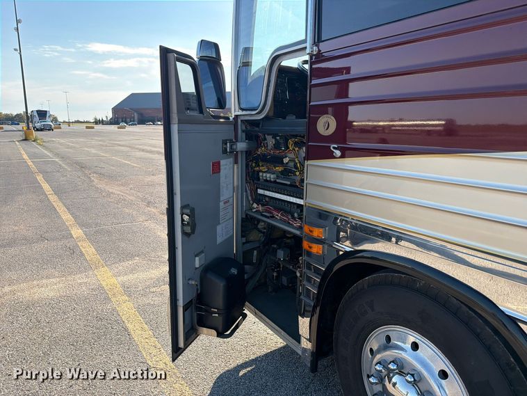 image for item FN2675 2001 Prevost XL2 RV