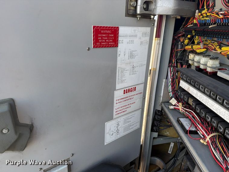image for item FN2675 2001 Prevost XL2 RV