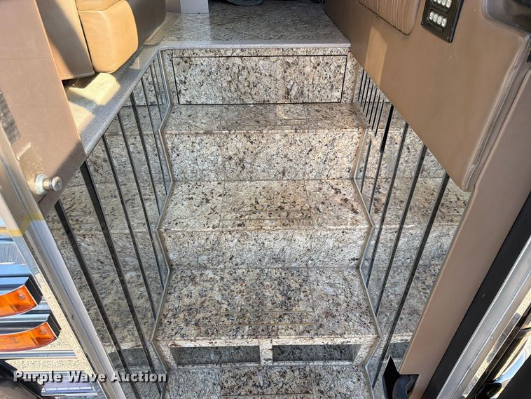 image for item FN2675 2001 Prevost XL2 RV