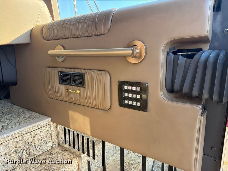 image for item FN2675 2001 Prevost XL2 RV