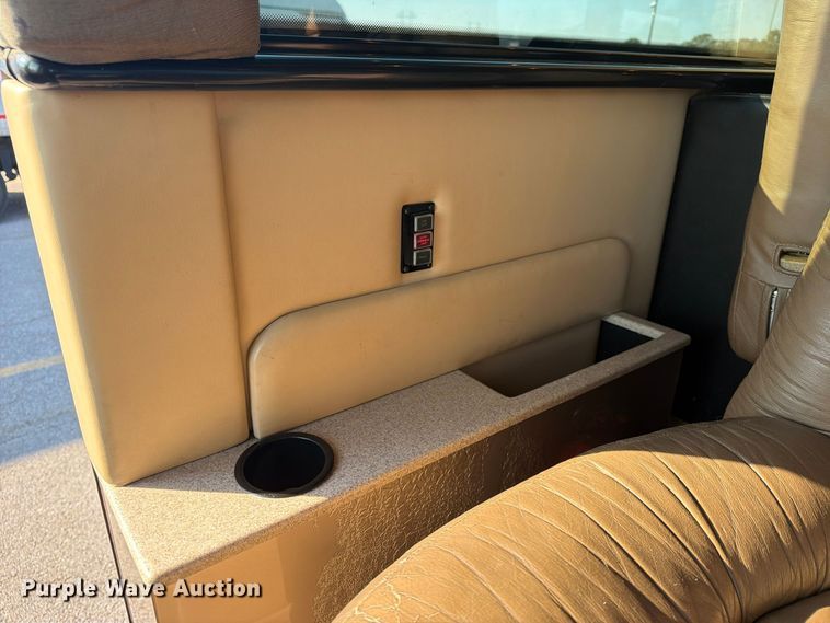 image for item FN2675 2001 Prevost XL2 RV