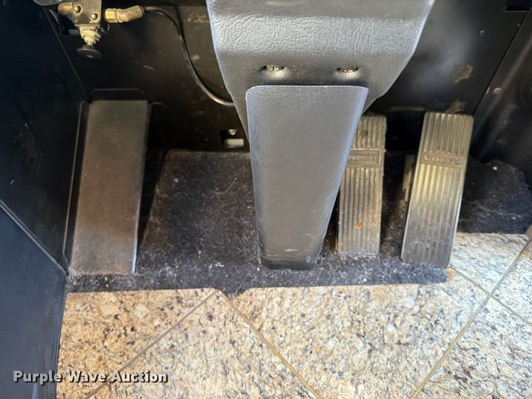 image for item FN2675 2001 Prevost XL2 RV