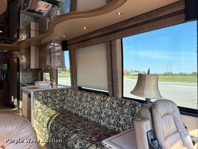 image for item FN2675 2001 Prevost XL2 RV
