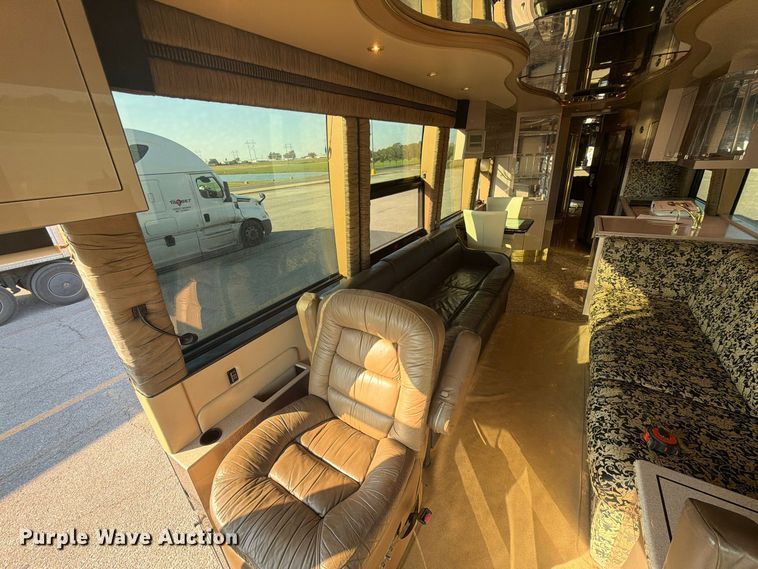image for item FN2675 2001 Prevost XL2 RV