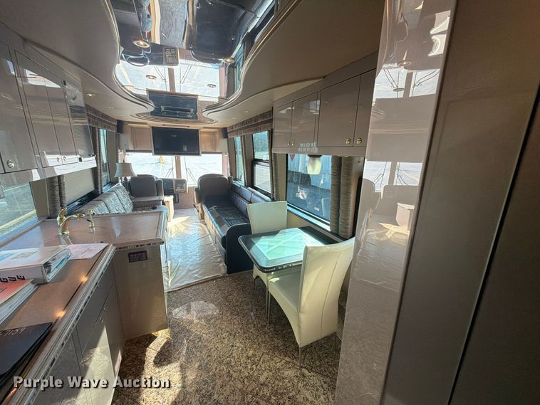 image for item FN2675 2001 Prevost XL2 RV