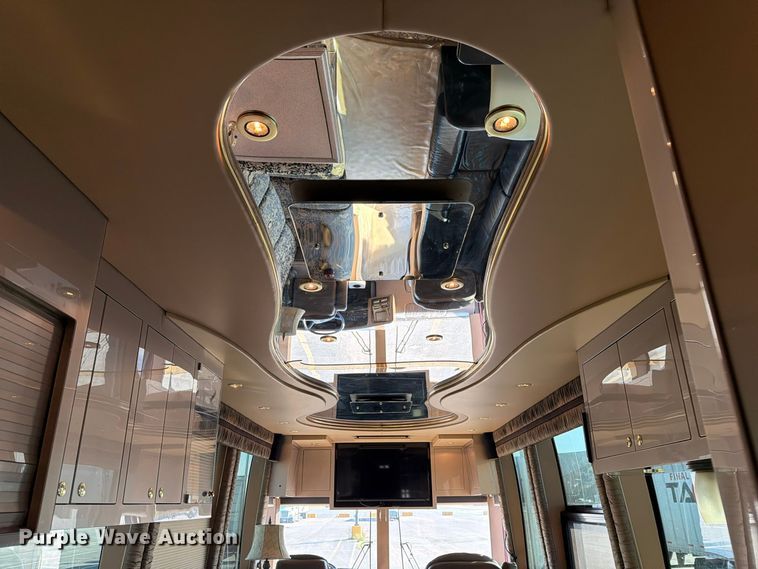 image for item FN2675 2001 Prevost XL2 RV
