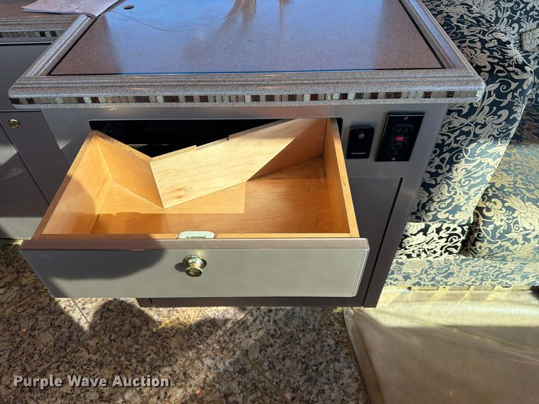 image for item FN2675 2001 Prevost XL2 RV