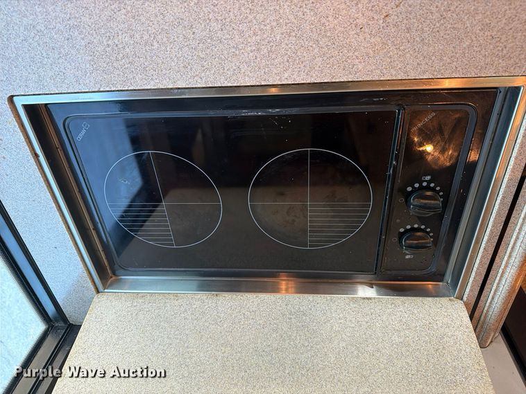 image for item FN2675 2001 Prevost XL2 RV