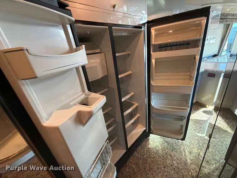 image for item FN2675 2001 Prevost XL2 RV