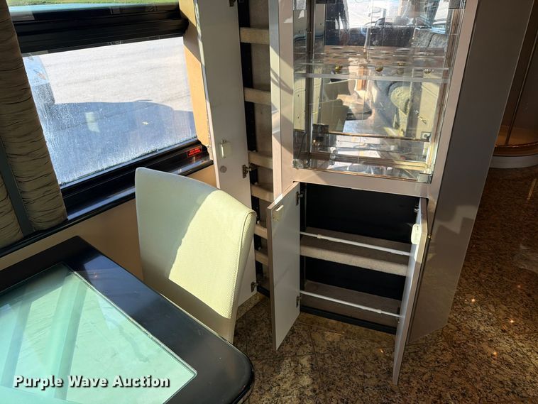 image for item FN2675 2001 Prevost XL2 RV