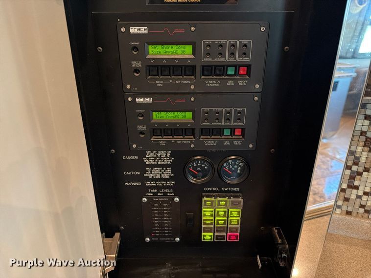 image for item FN2675 2001 Prevost XL2 RV