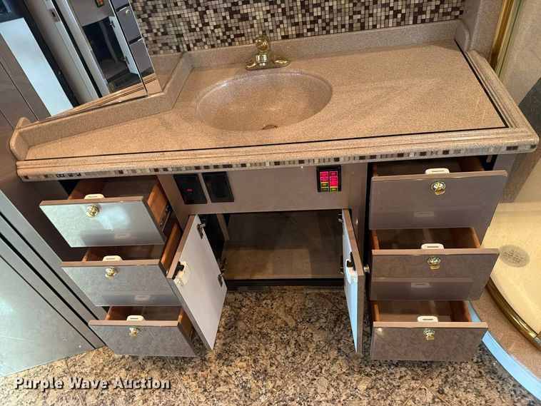 image for item FN2675 2001 Prevost XL2 RV