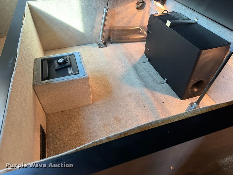 image for item FN2675 2001 Prevost XL2 RV