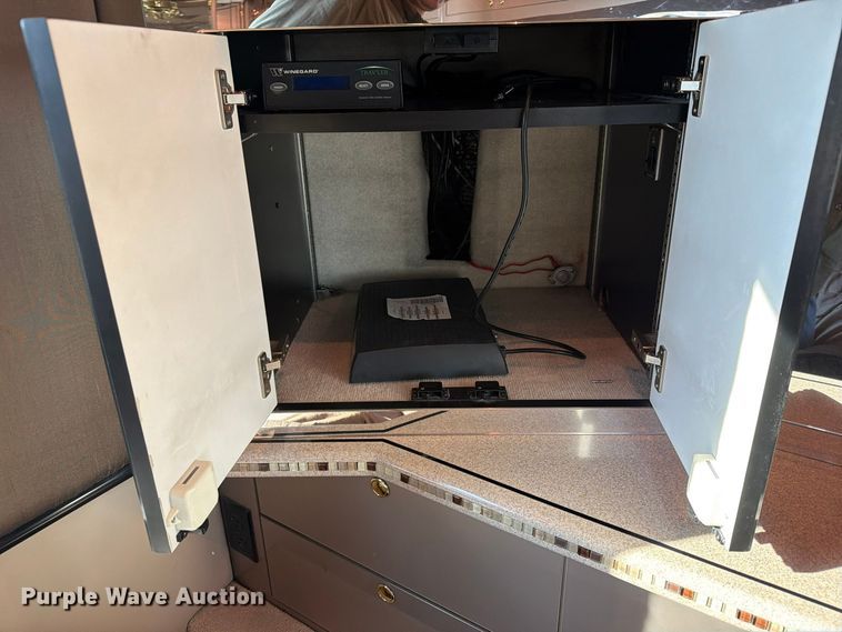 image for item FN2675 2001 Prevost XL2 RV