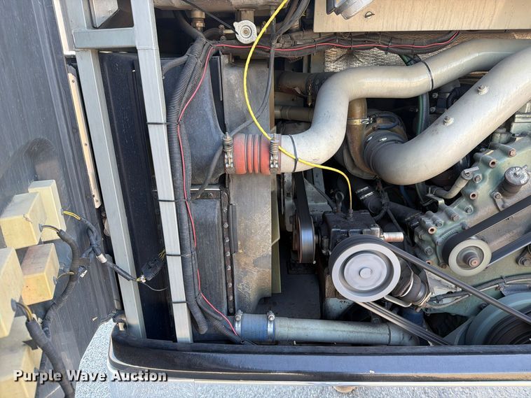 image for item FN2675 2001 Prevost XL2 RV