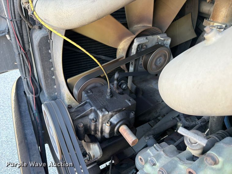 image for item FN2675 2001 Prevost XL2 RV