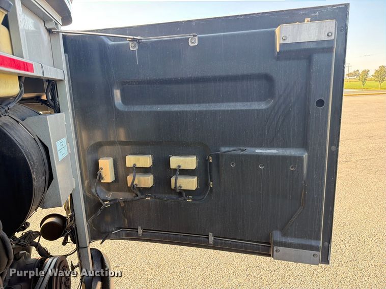 image for item FN2675 2001 Prevost XL2 RV
