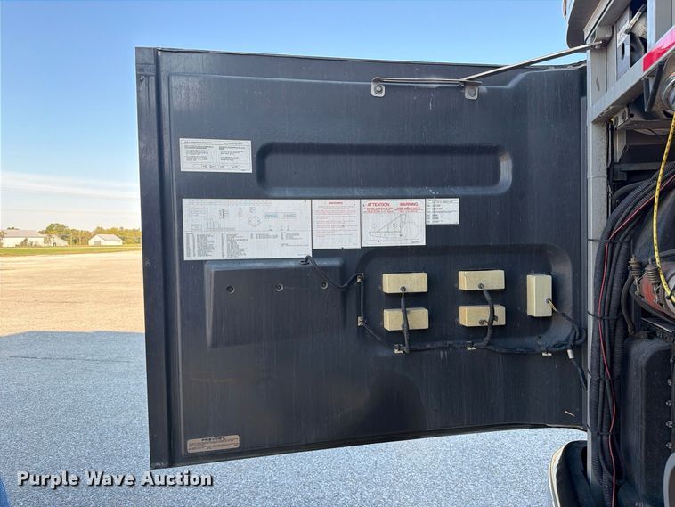 image for item FN2675 2001 Prevost XL2 RV