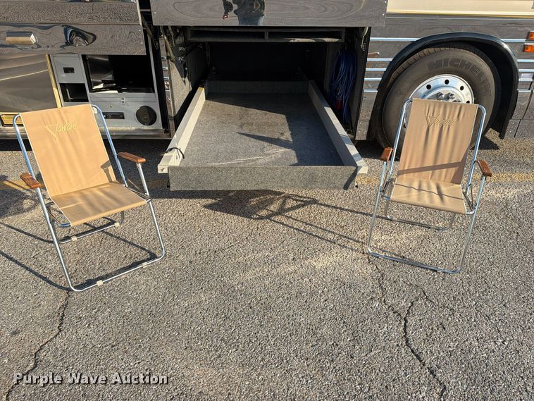 image for item FN2675 2001 Prevost XL2 RV
