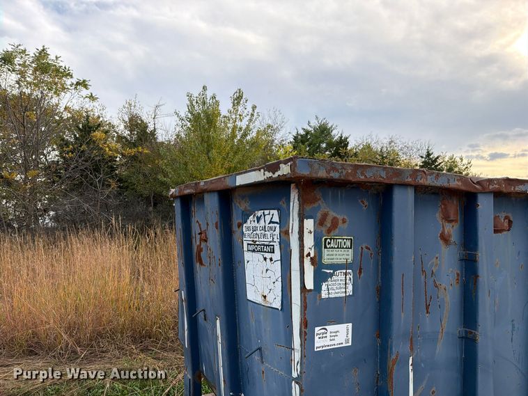 image for item FN5971 Roll-off dumpster