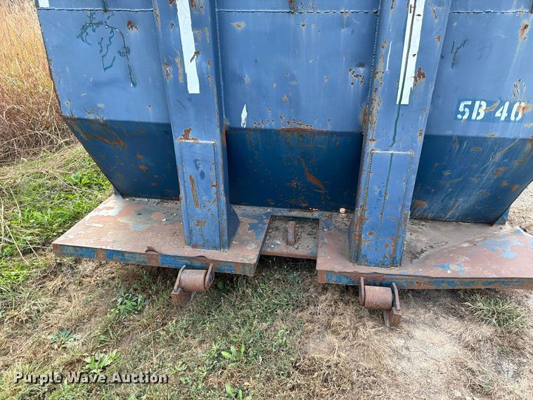 image for item FN5971 Roll-off dumpster