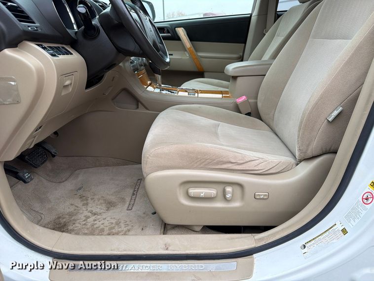 image for item FP3221 2010 Toyota Highlander SUV