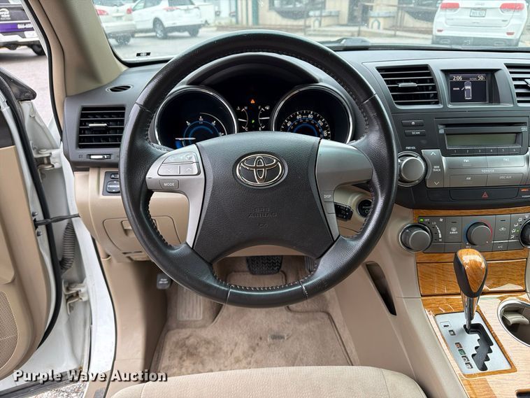 image for item FP3221 2010 Toyota Highlander SUV