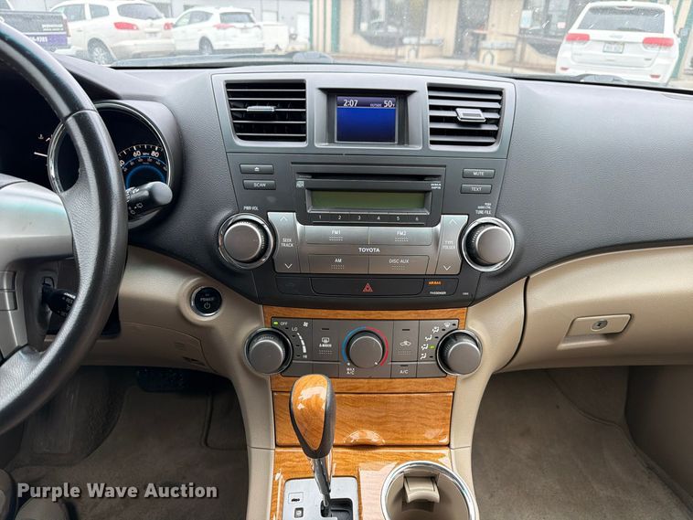 image for item FP3221 2010 Toyota Highlander SUV