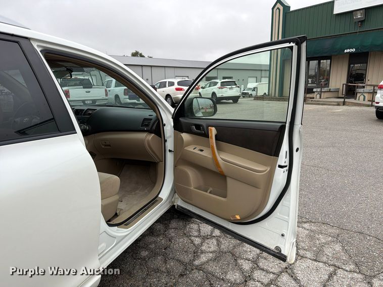 image for item FP3221 2010 Toyota Highlander SUV