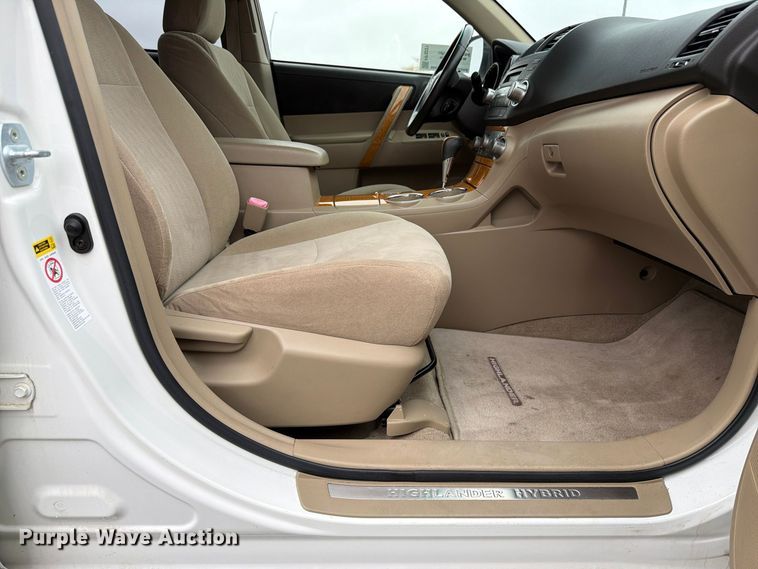 image for item FP3221 2010 Toyota Highlander SUV