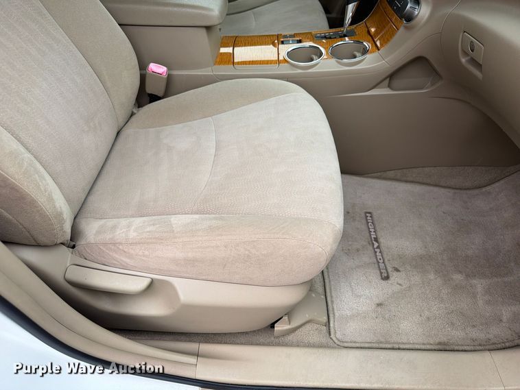 image for item FP3221 2010 Toyota Highlander SUV