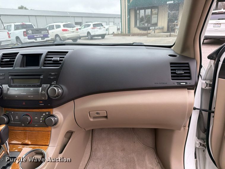 image for item FP3221 2010 Toyota Highlander SUV
