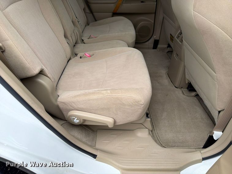 image for item FP3221 2010 Toyota Highlander SUV