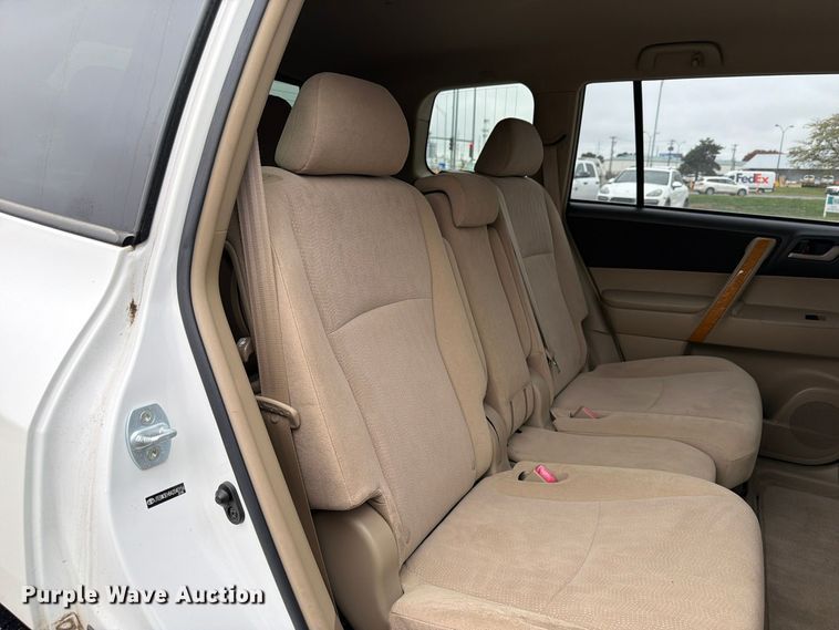 image for item FP3221 2010 Toyota Highlander SUV