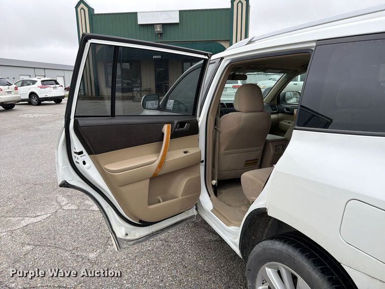 image for item FP3221 2010 Toyota Highlander SUV
