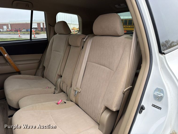 image for item FP3221 2010 Toyota Highlander SUV