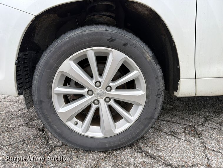 image for item FP3221 2010 Toyota Highlander SUV